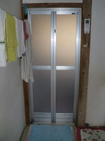 【阿見店】茨城県つくば市　『浴室ドア』の交換
